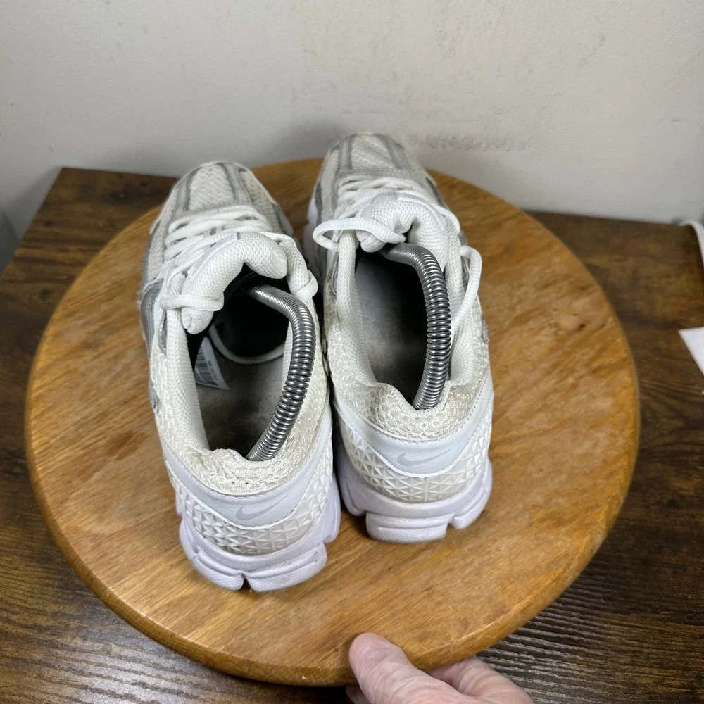 Nike Zoom Vomero 5 White Metallic Silver Women Running Shoes HF7723-100 Size 8